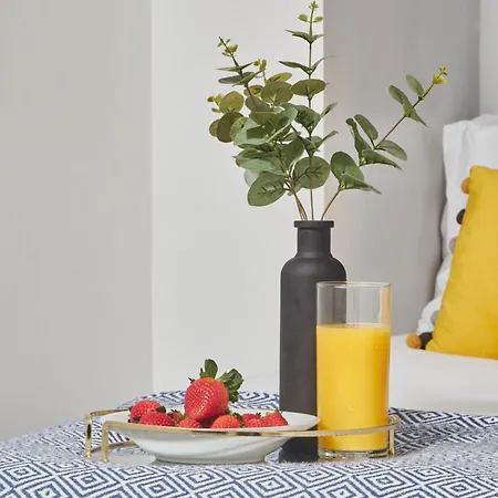شقة Spacious 4 Beds Apt - Perfect For Families, Contractors & Free Parking *